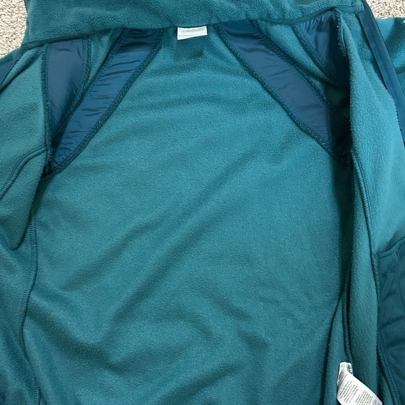 Columbia Women's Benton
Springs Full Zip Fleece Jacket in a teal color. - Picture 6 of 10